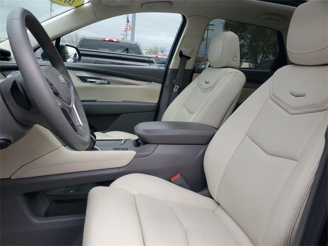 used 2017 Cadillac XT5 car, priced at $16,500