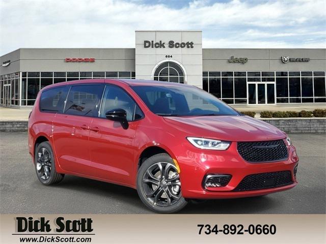 new 2026 Chrysler Pacifica car, priced at $43,665