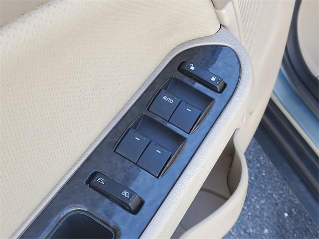 used 2005 Mercury Montego car, priced at $4,500