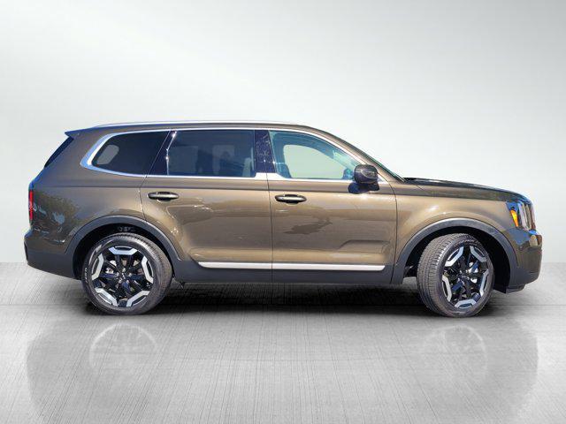used 2024 Kia Telluride car, priced at $40,901