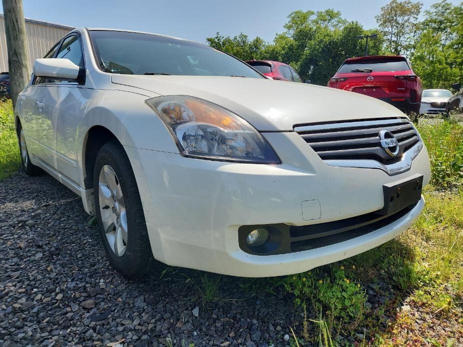 used 2009 Nissan Altima car, priced at $6,989