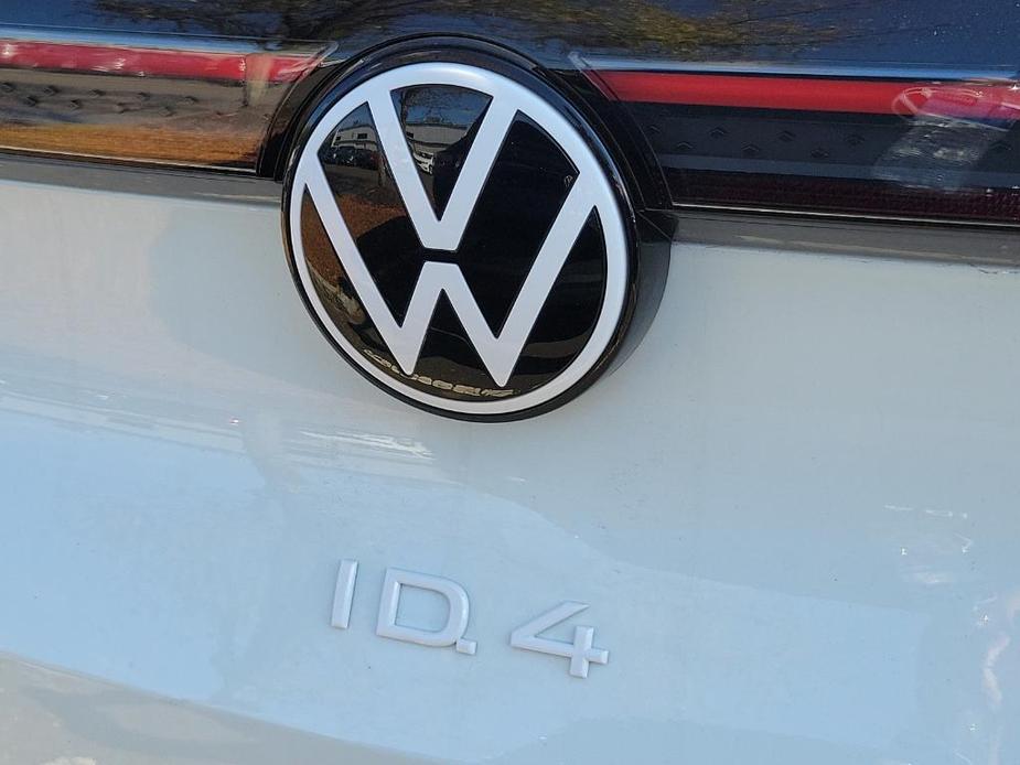 new 2023 Volkswagen ID.4 car, priced at $45,628