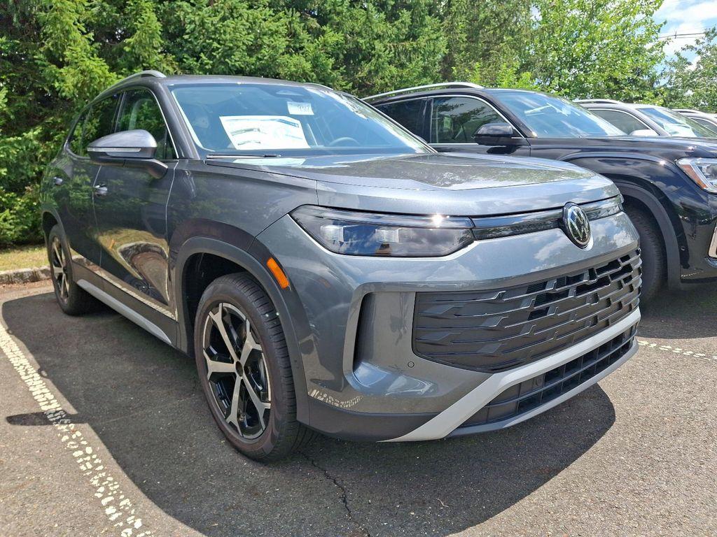 new 2025 Volkswagen Tiguan car, priced at $37,231