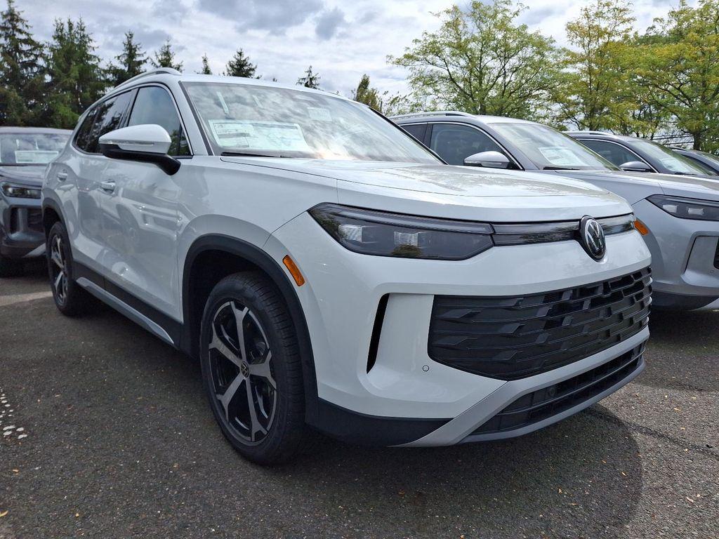 new 2025 Volkswagen Tiguan car, priced at $38,400