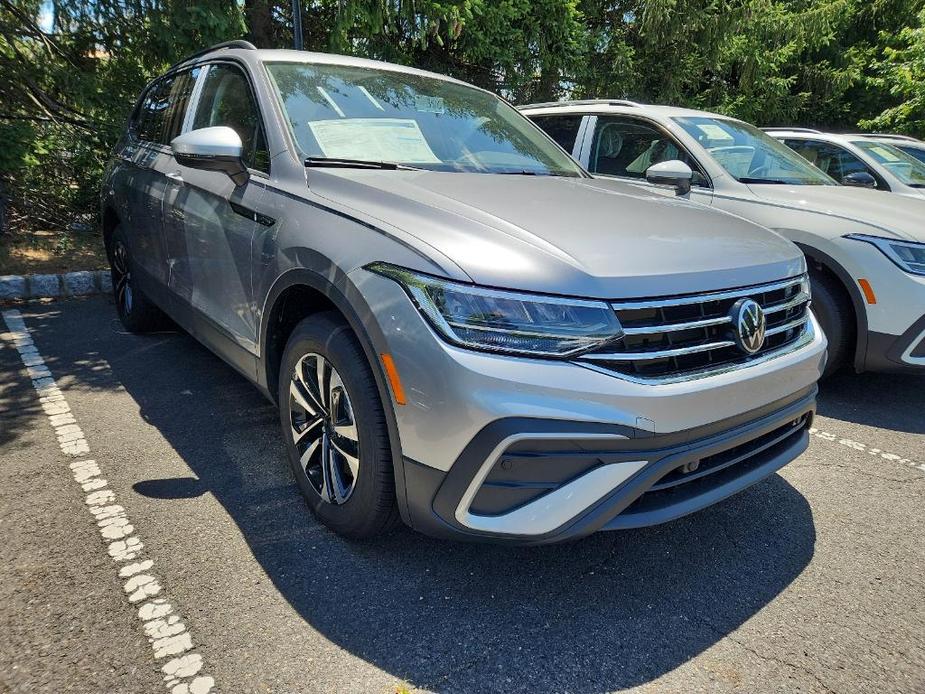 new 2024 Volkswagen Tiguan car, priced at $33,081