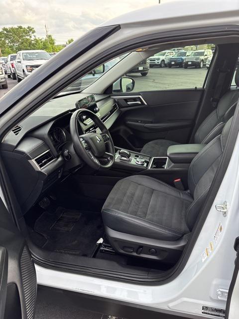 used 2023 Mitsubishi Outlander car, priced at $24,347