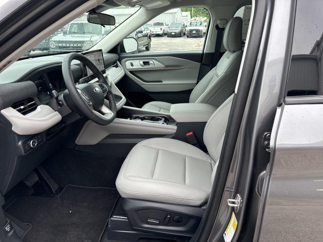 new 2025 Ford Explorer car, priced at $41,992