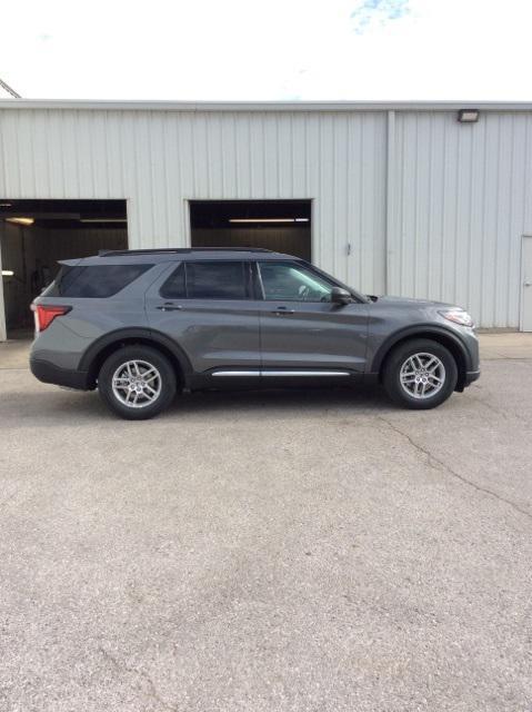 new 2025 Ford Explorer car, priced at $42,183