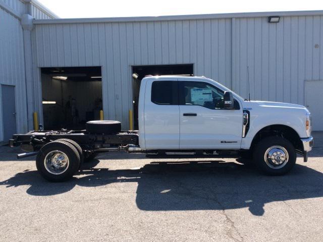 new 2024 Ford F-350 car, priced at $65,179