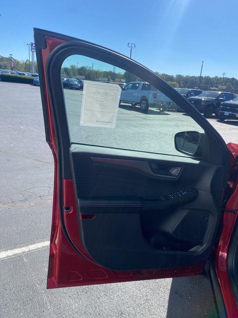 new 2026 Ford Escape car, priced at $33,379