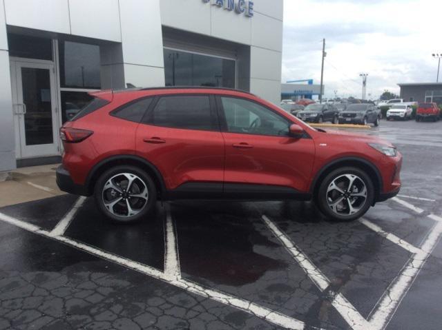 used 2025 Ford Escape car, priced at $29,990