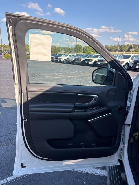 new 2025 Ford Expedition car, priced at $79,948
