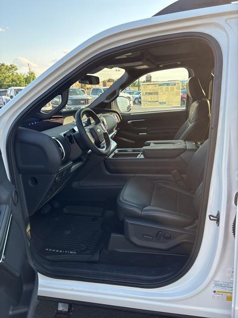 new 2025 Ford Expedition car, priced at $79,948