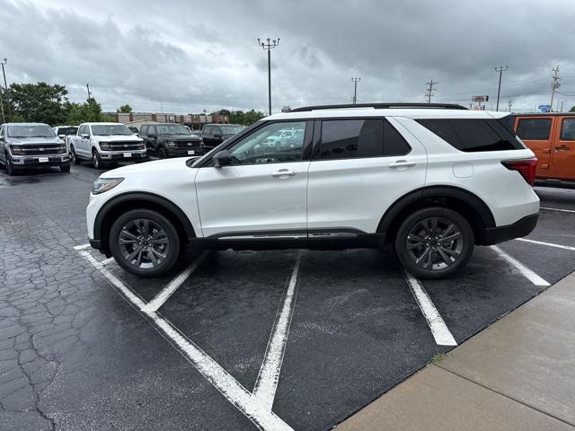 new 2025 Ford Explorer car, priced at $45,587