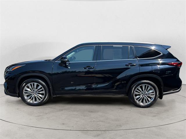 used 2024 Toyota Highlander car, priced at $52,995