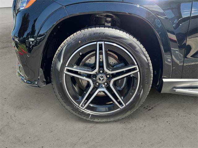 new 2025 Mercedes-Benz GLS 450 car, priced at $107,715