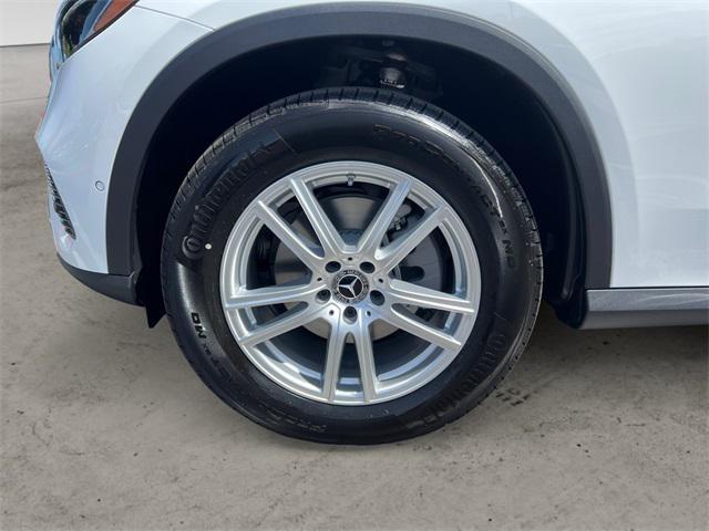 new 2025 Mercedes-Benz GLC 300 car, priced at $54,150