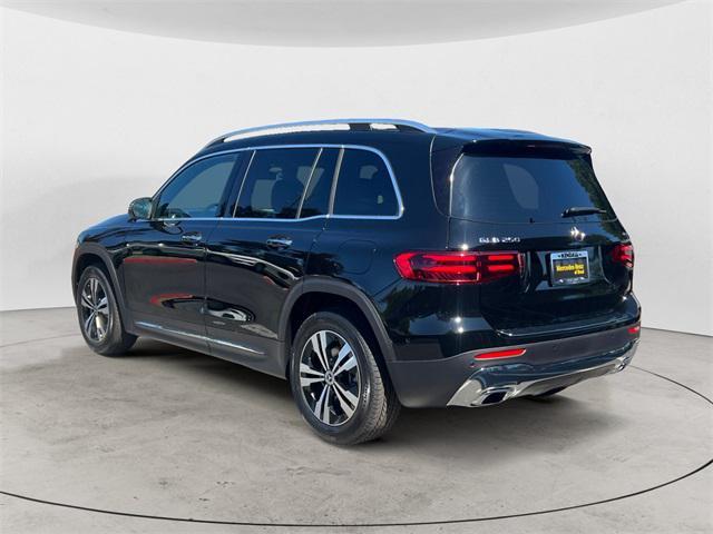 new 2025 Mercedes-Benz GLB 250 car, priced at $51,590