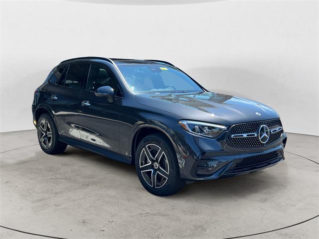 new 2025 Mercedes-Benz GLC 300 car, priced at $62,290