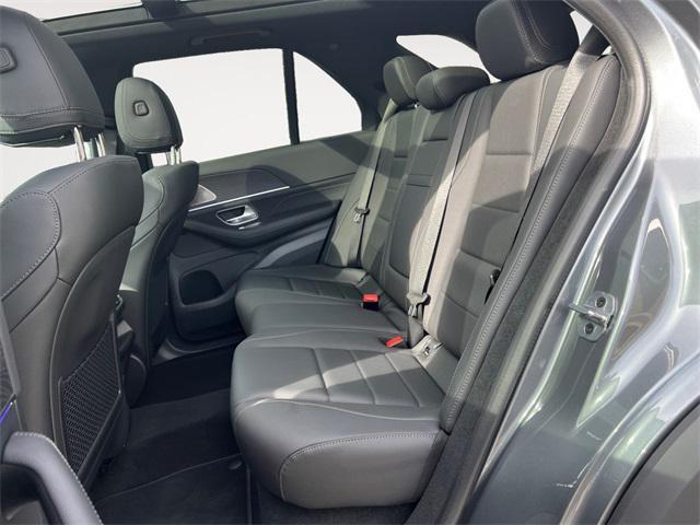 new 2025 Mercedes-Benz GLE 450 car, priced at $77,095