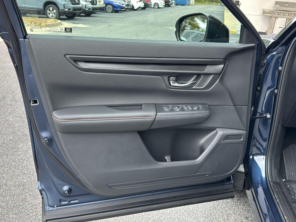 new 2026 Honda CR-V Hybrid car, priced at $40,250