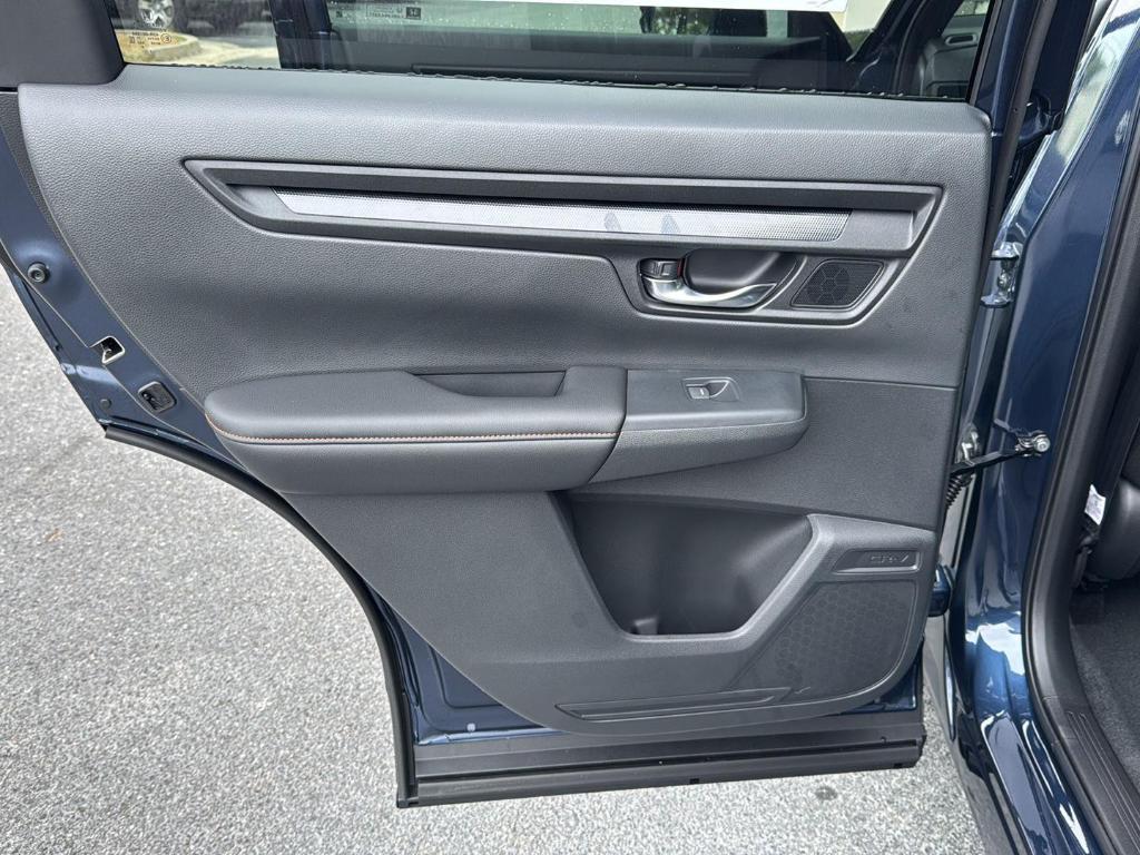 new 2026 Honda CR-V Hybrid car, priced at $40,250