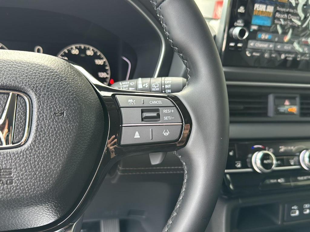 new 2025 Honda Pilot car, priced at $44,950