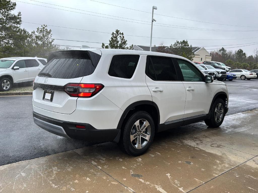 new 2025 Honda Pilot car, priced at $47,505