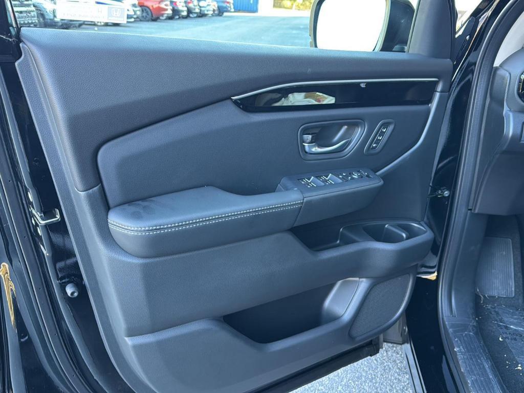 new 2025 Honda Pilot car