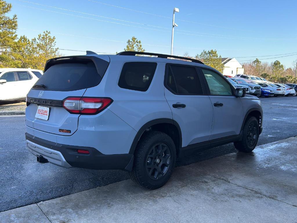 new 2025 Honda Pilot car, priced at $51,305