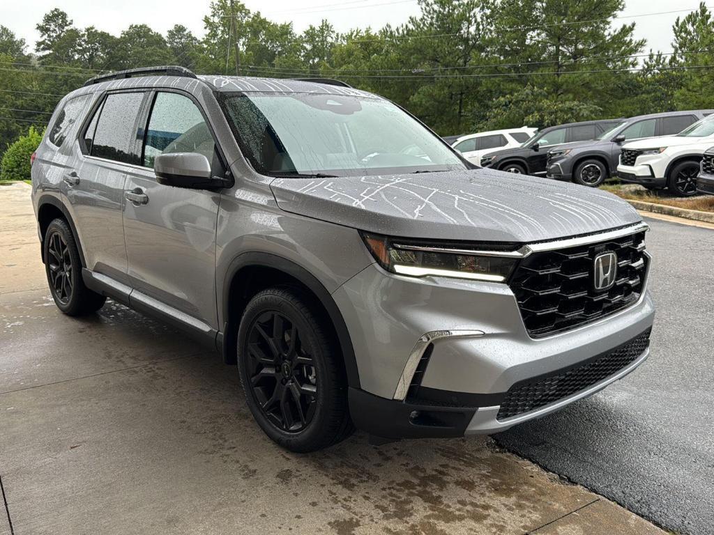 new 2025 Honda Pilot car, priced at $52,995