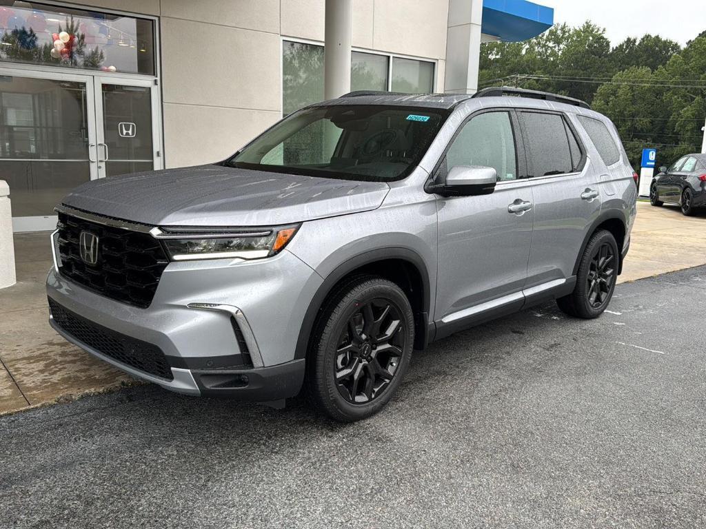 new 2025 Honda Pilot car, priced at $52,995