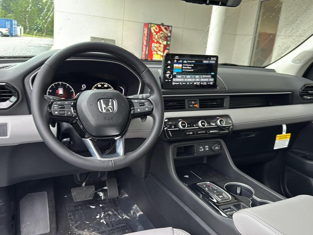new 2025 Honda Pilot car, priced at $52,995