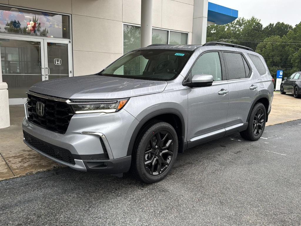 new 2025 Honda Pilot car, priced at $52,995