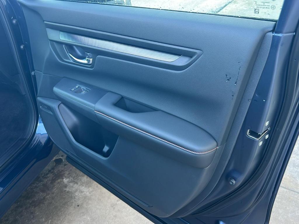 new 2026 Honda CR-V Hybrid car, priced at $41,675