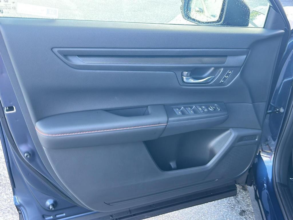 new 2026 Honda CR-V Hybrid car, priced at $41,675