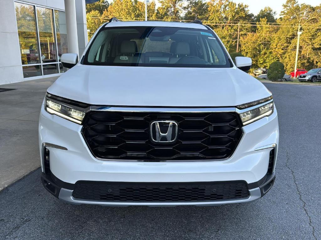 new 2025 Honda Pilot car, priced at $49,350