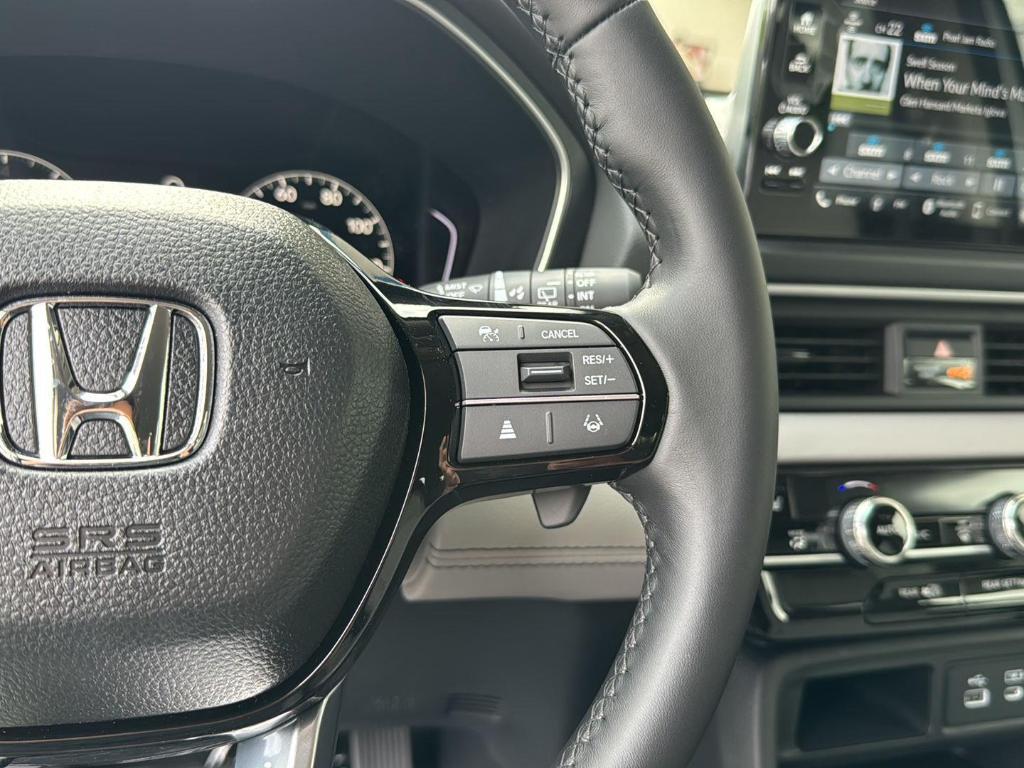 new 2025 Honda Pilot car, priced at $46,430