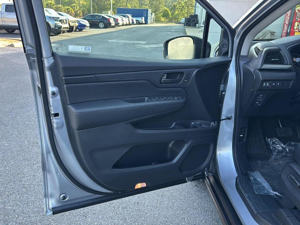 new 2025 Honda Odyssey car, priced at $44,035