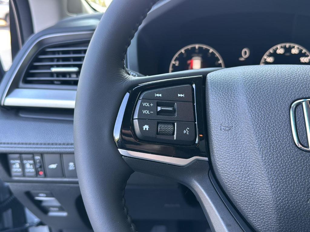 new 2025 Honda Odyssey car, priced at $44,035