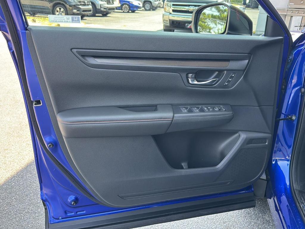 new 2025 Honda CR-V Hybrid car, priced at $39,500