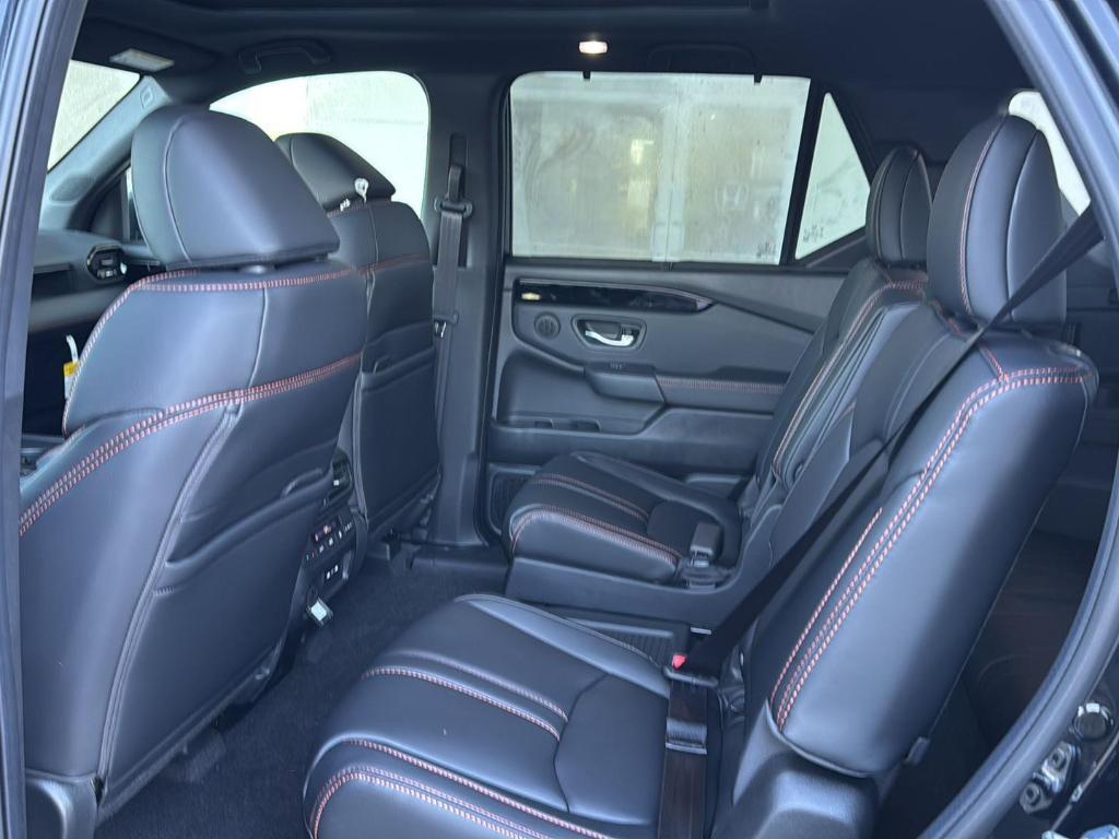 new 2025 Honda Pilot car