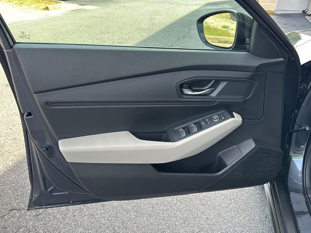 new 2025 Honda Accord car, priced at $29,662