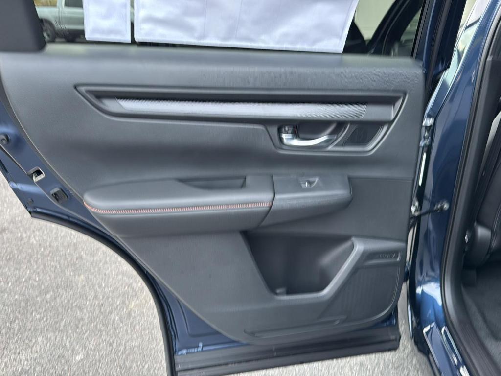 new 2026 Honda CR-V Hybrid car, priced at $40,175