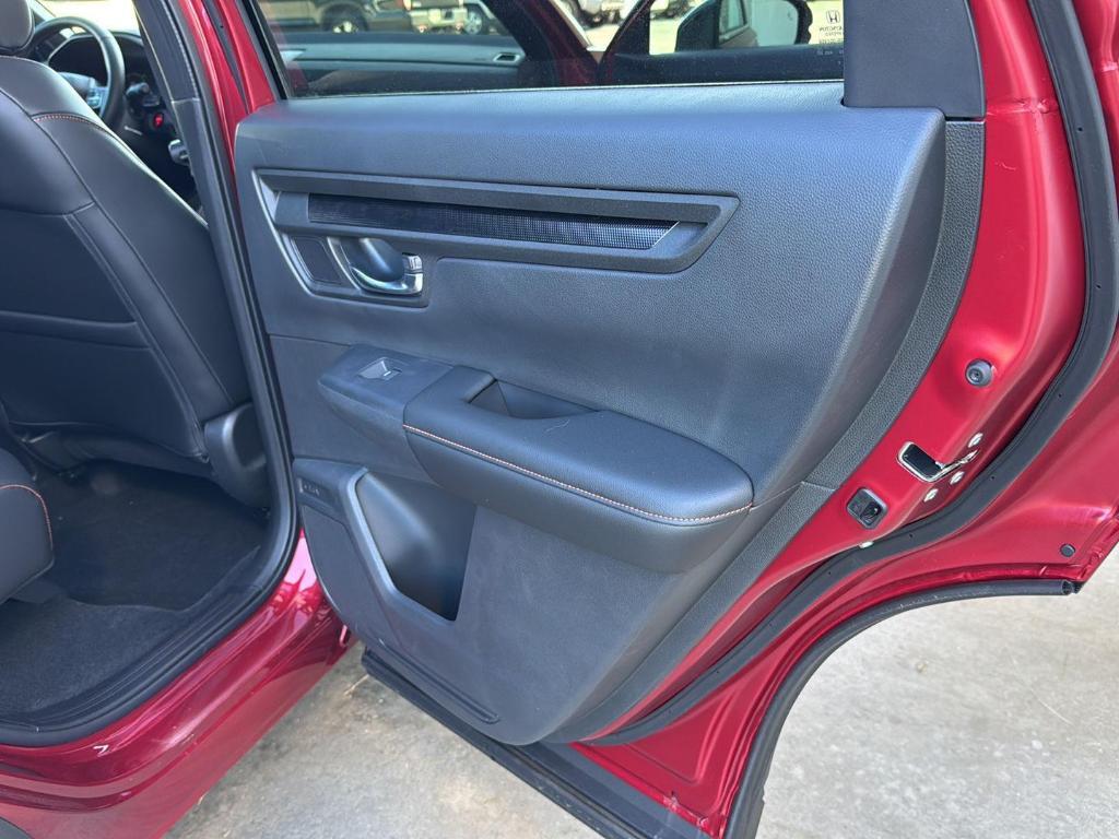 new 2025 Honda CR-V Hybrid car, priced at $39,500