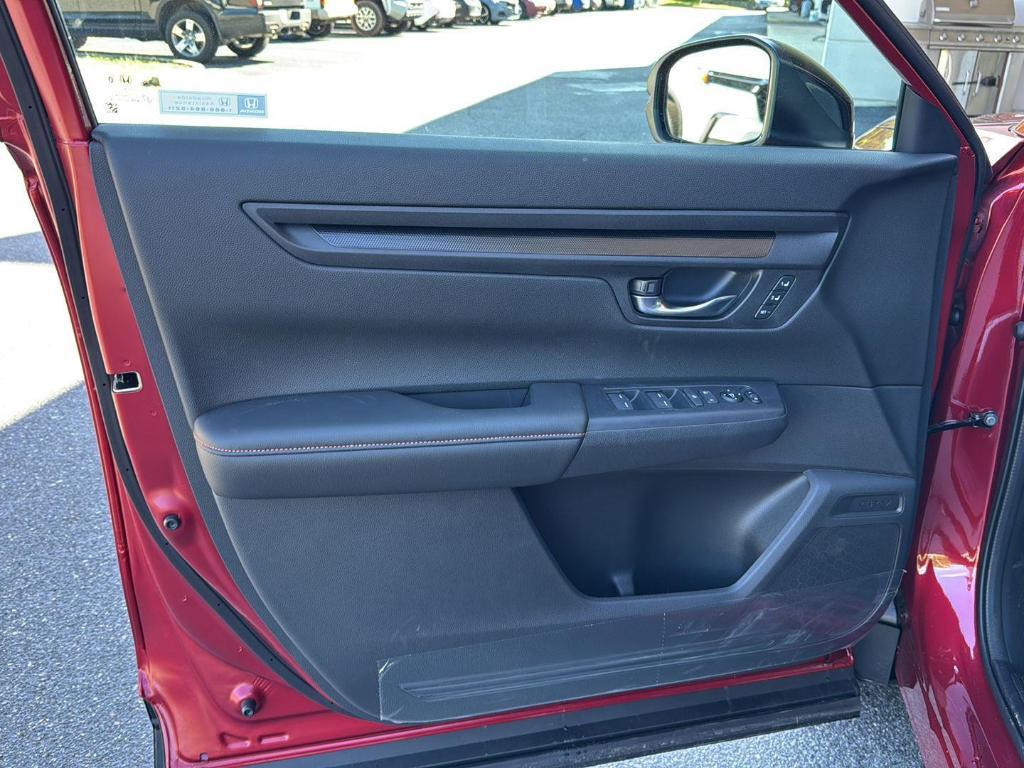 new 2025 Honda CR-V Hybrid car, priced at $39,500