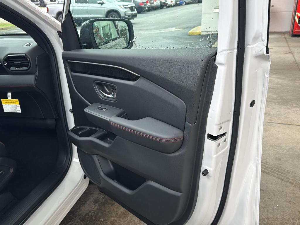 new 2025 Honda Pilot car, priced at $56,485