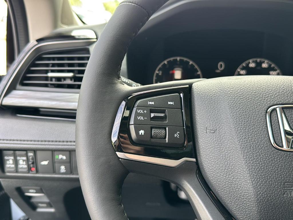 new 2025 Honda Odyssey car, priced at $53,085