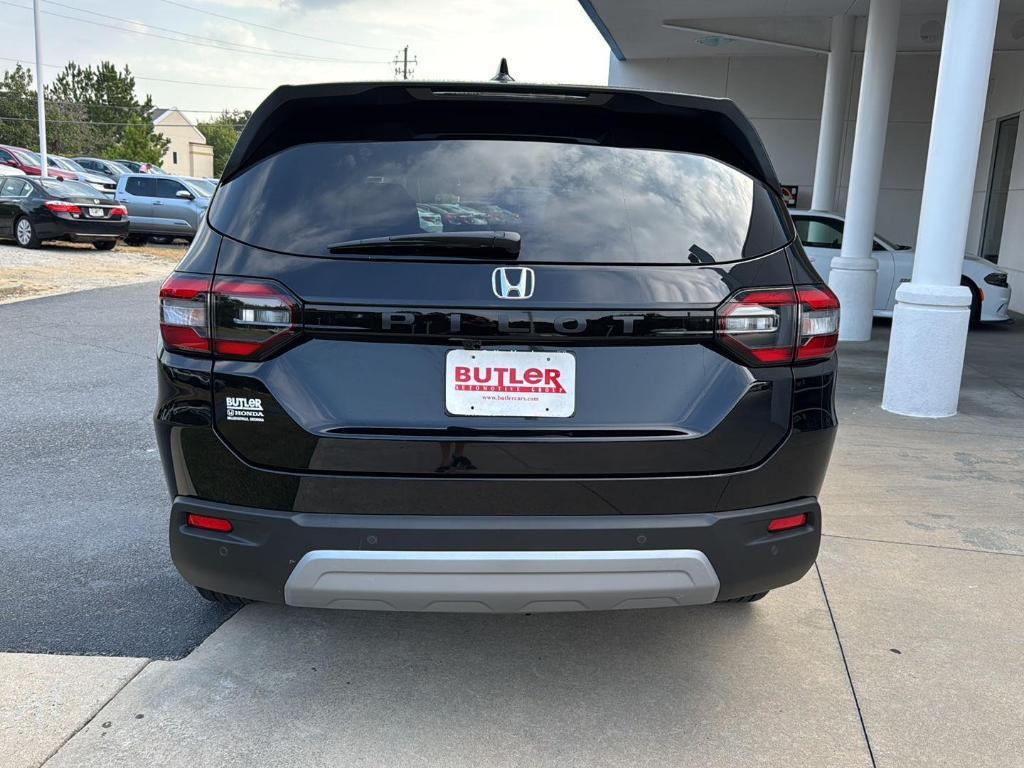 new 2025 Honda Pilot car, priced at $44,995