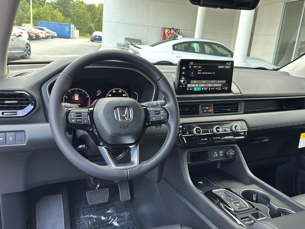 new 2025 Honda Pilot car, priced at $44,995